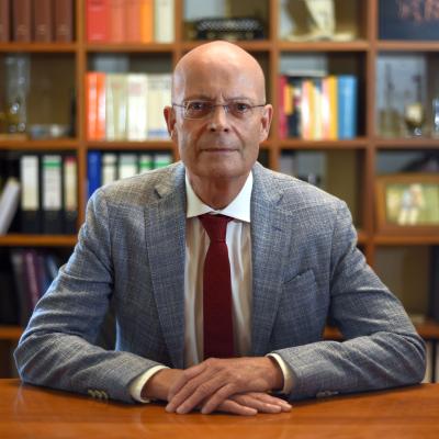 Dr. Bernd Wiegand